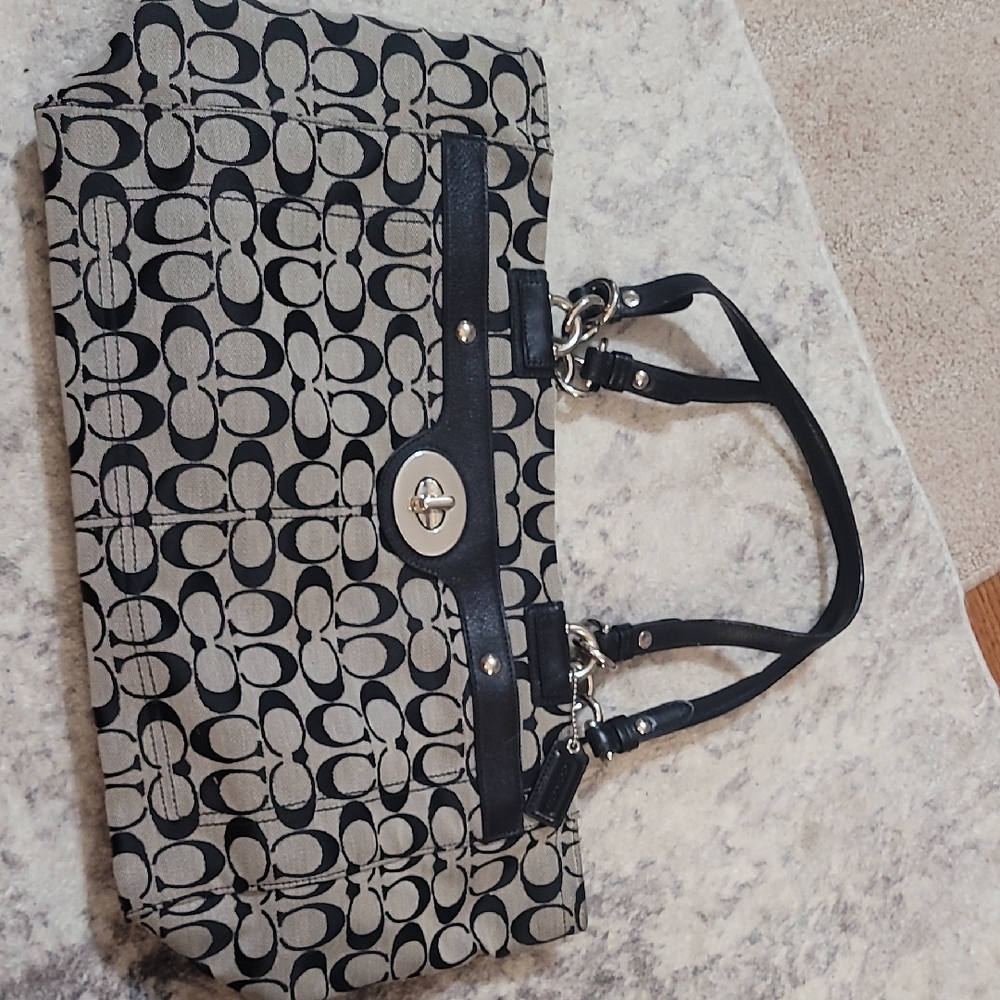 Like New!! Coach Black Signature Shoulder Bag